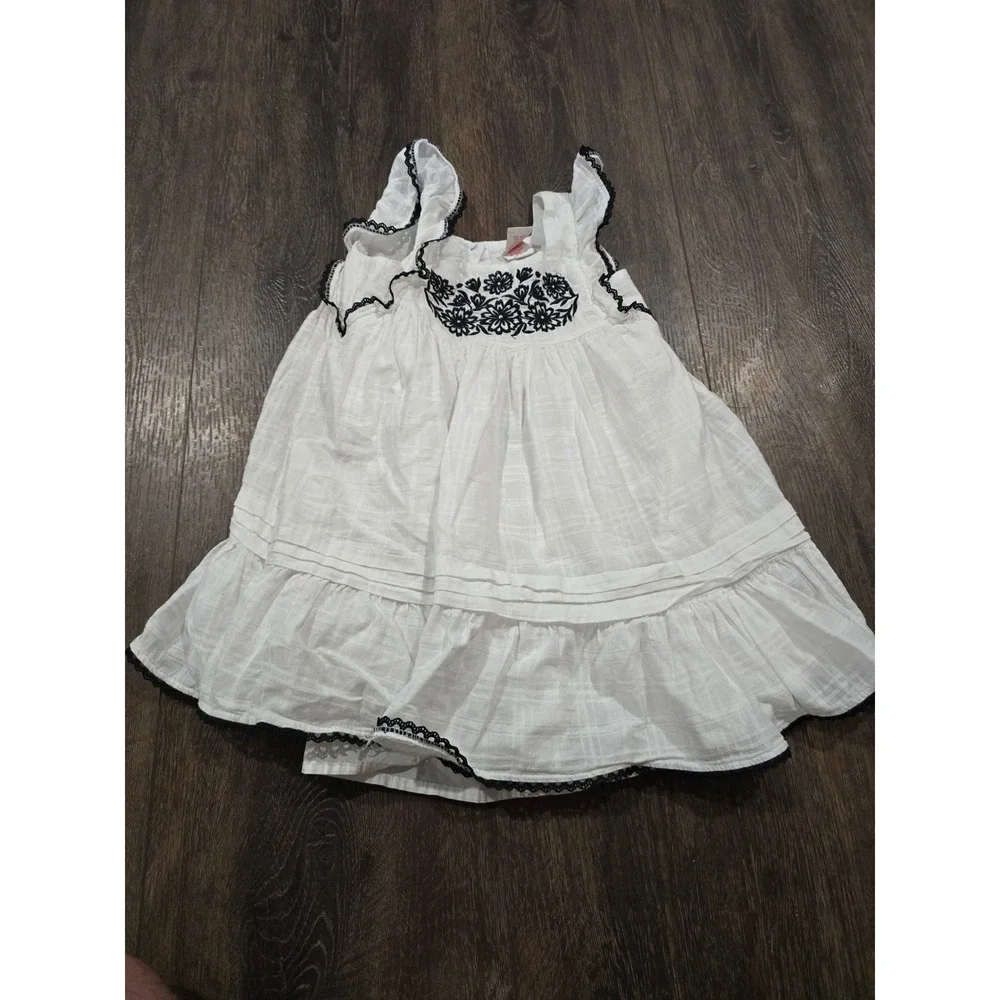 Max Studio Kids White Embroidered Boho Tiered Dress Black Lace Trim Girls 4T